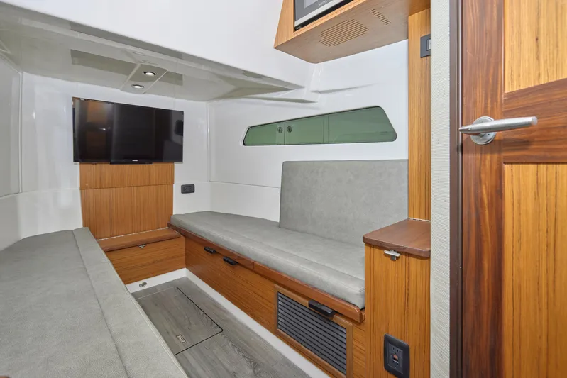 Solace41 Yacht Photos Pics 