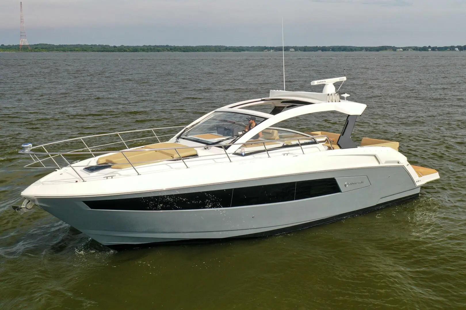 cruiser yachts 390 express coupe