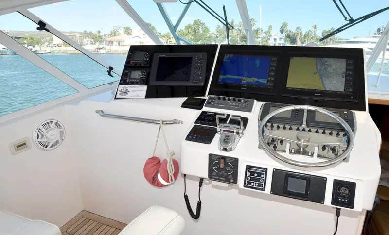 Hammertime Yacht Photos Pics 