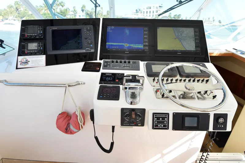 Hammertime Yacht Photos Pics 