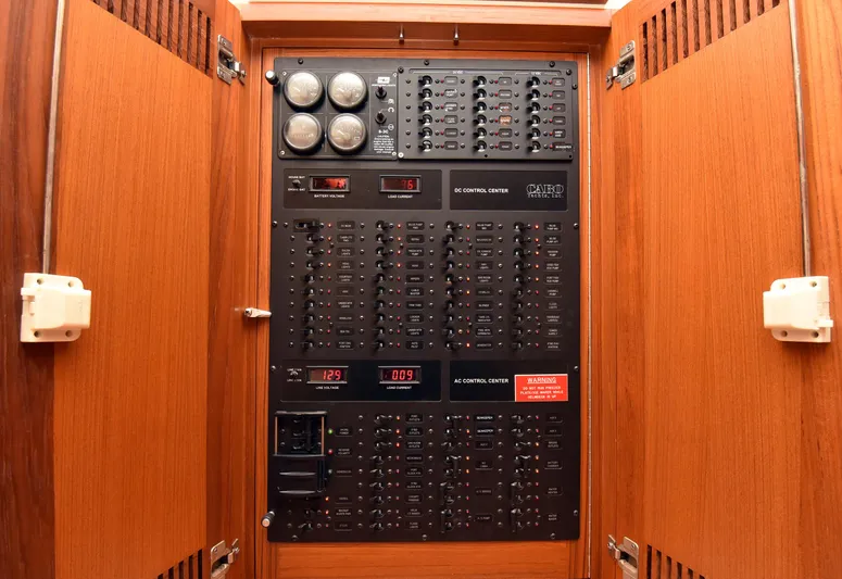 Hammertime Yacht Photos Pics 