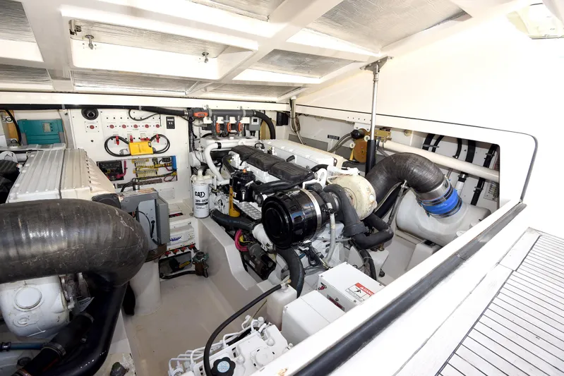 Hammertime Yacht Photos Pics 