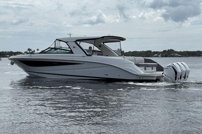 2023 40' Sea Ray-400 SLX OB Stamford, CT, US