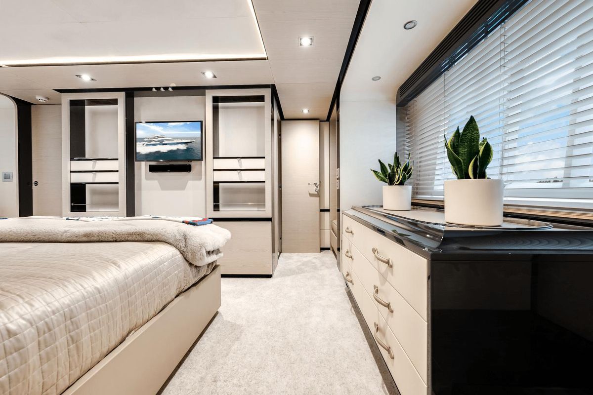 2017 Azimut 80 