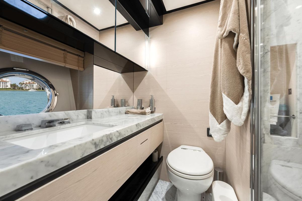 2017 Azimut 80 