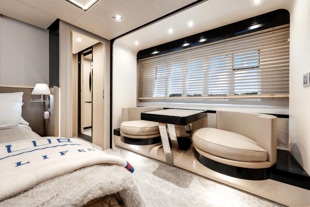 2017 Azimut 80 