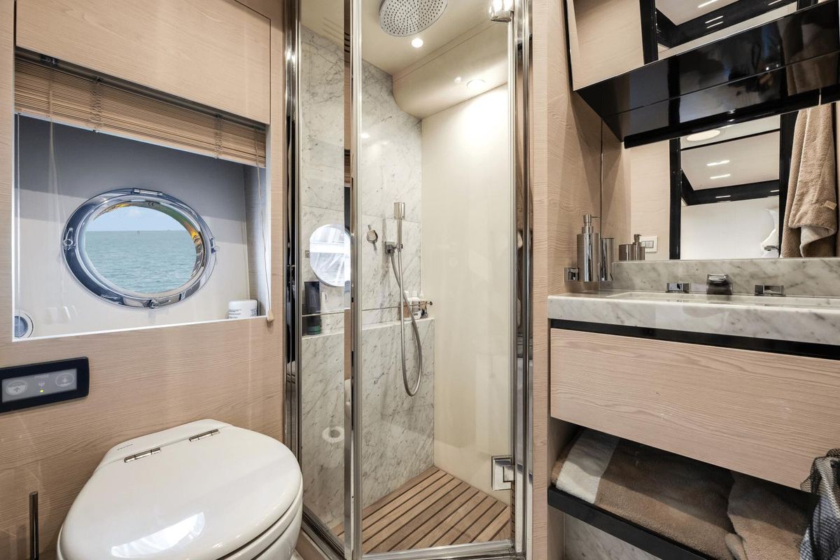 2017 Azimut 80 