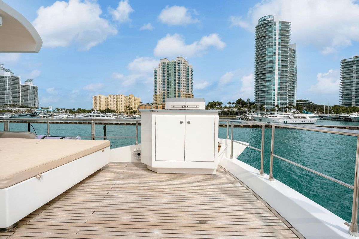 2017 Azimut 80 