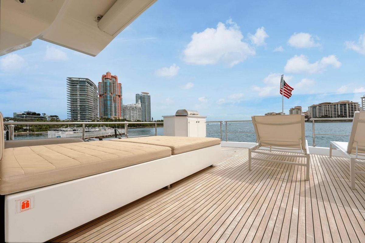2017 Azimut 80 