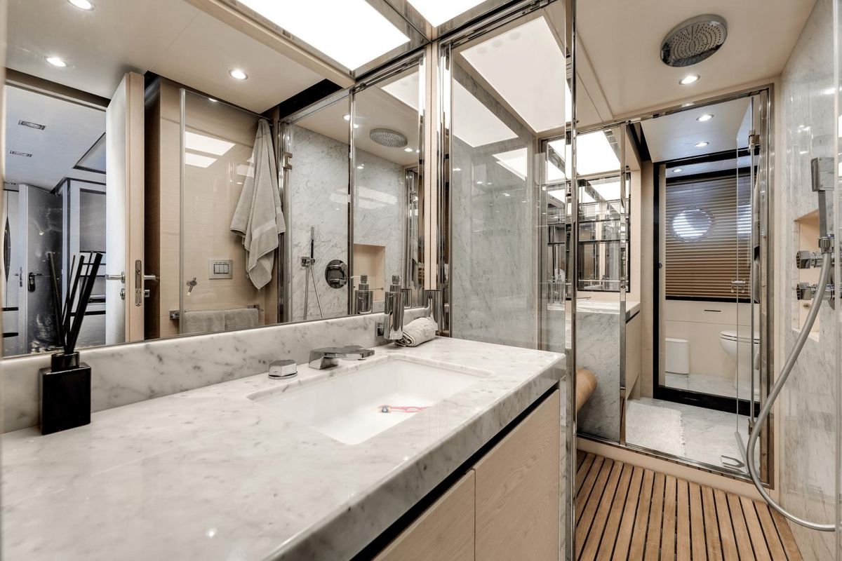2017 Azimut 80 
