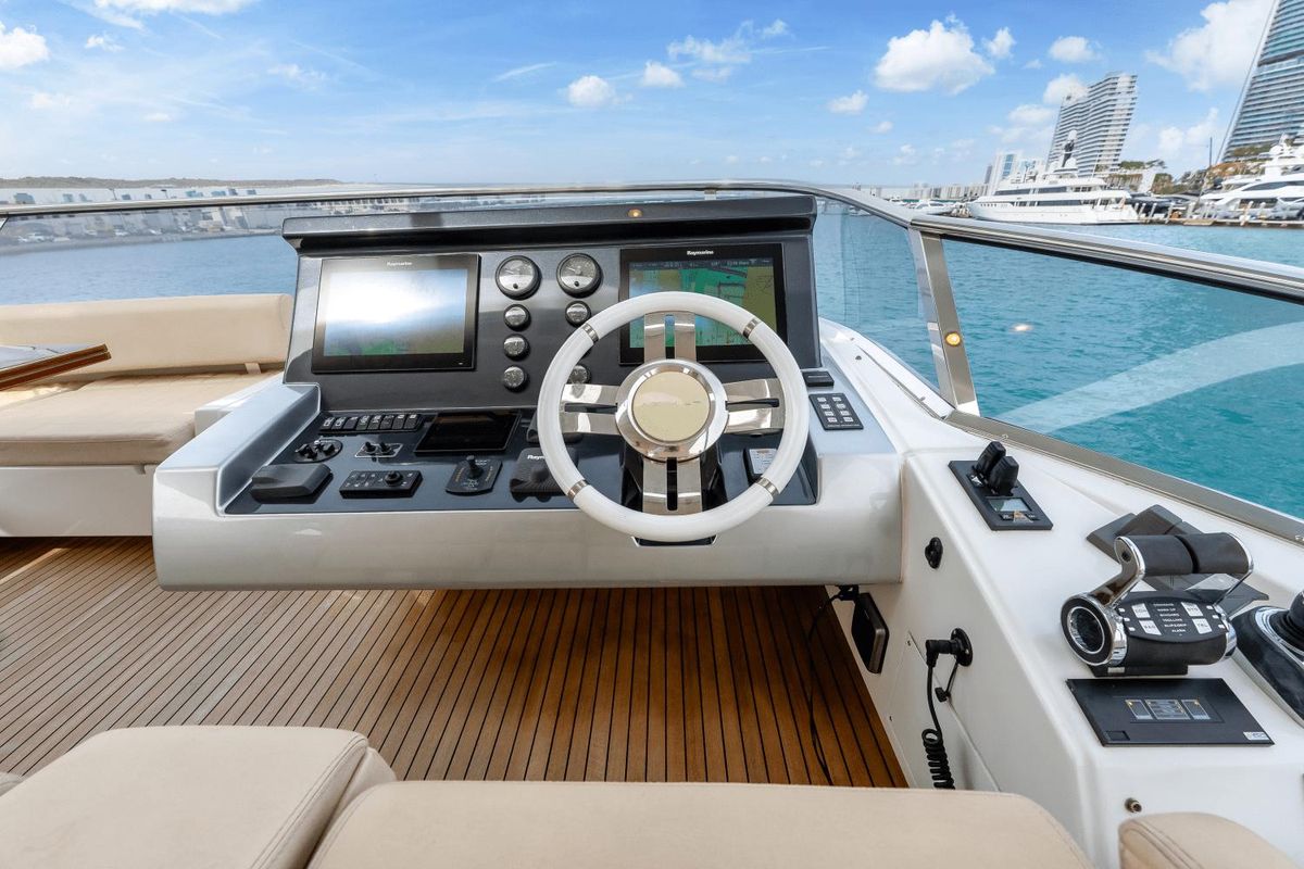 2017 Azimut 80 