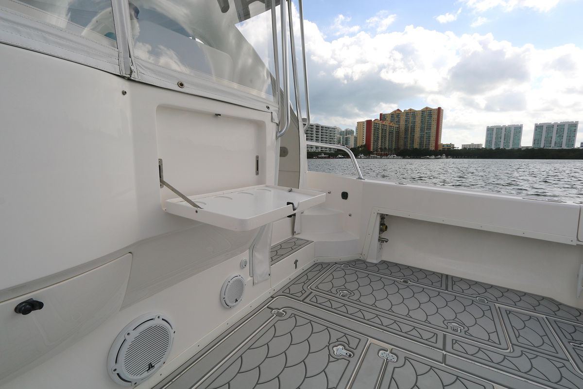 2012 Intrepid 47 
