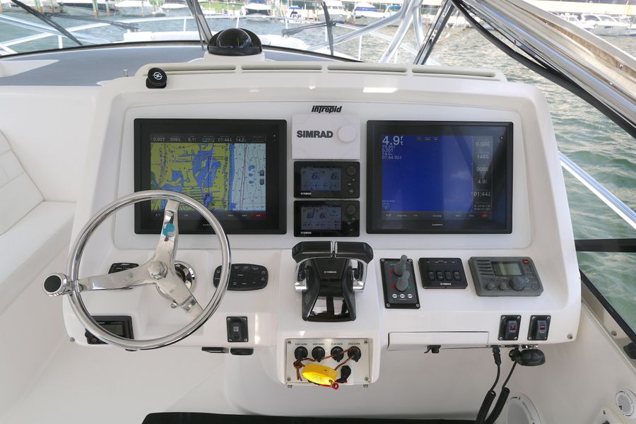 2012 Intrepid 475 Sport Yacht