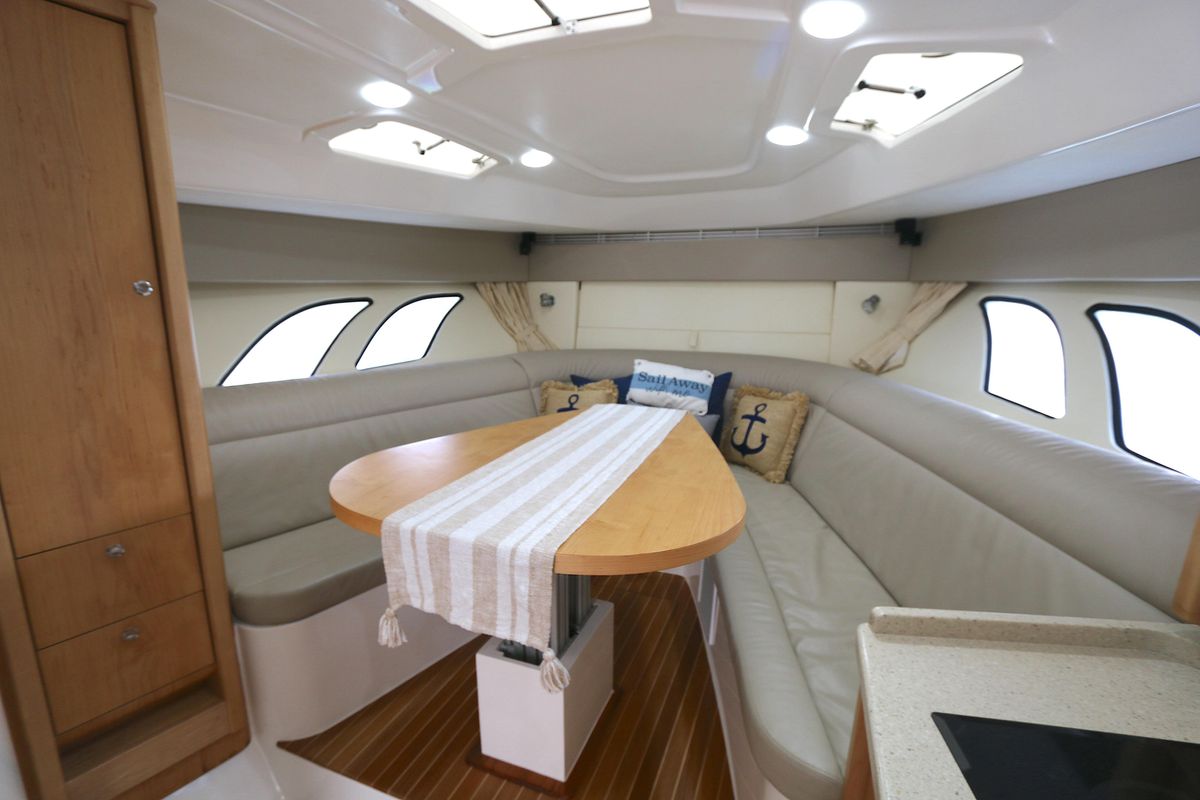2012 Intrepid 47 