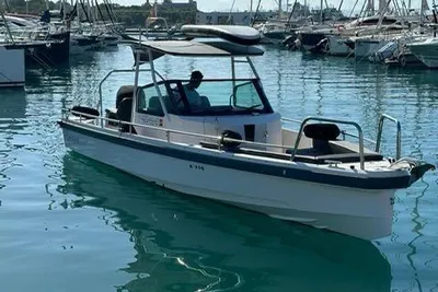 2016 Axopar 28 T-Top