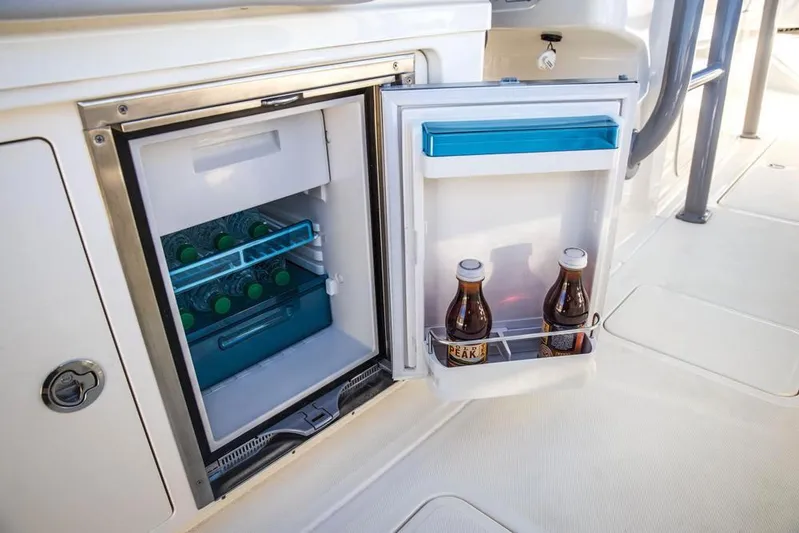 Giddy Up Yacht Photos Pics Manufacturer Provided Image