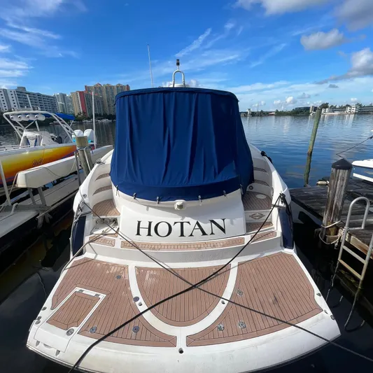 Hotan Yacht Photos Pics 
