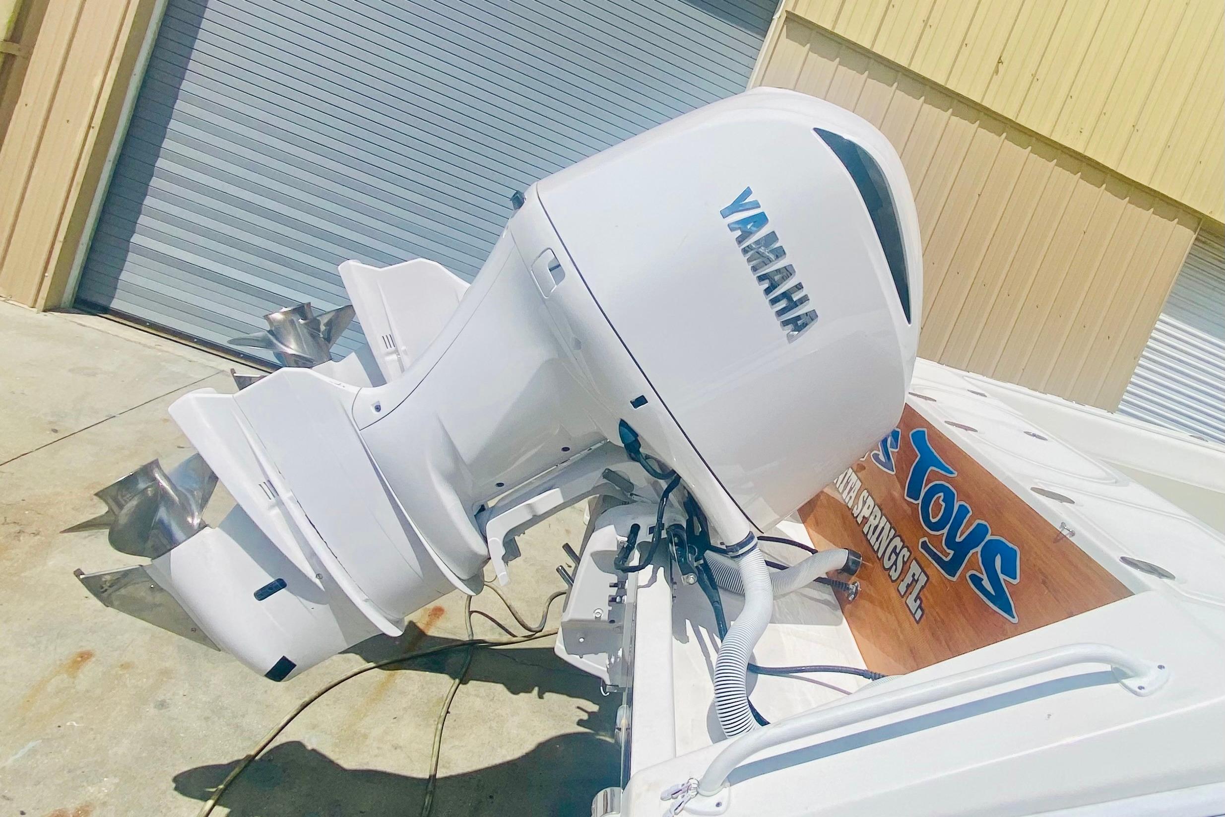 Venture 39 Open with Yamaha 350s