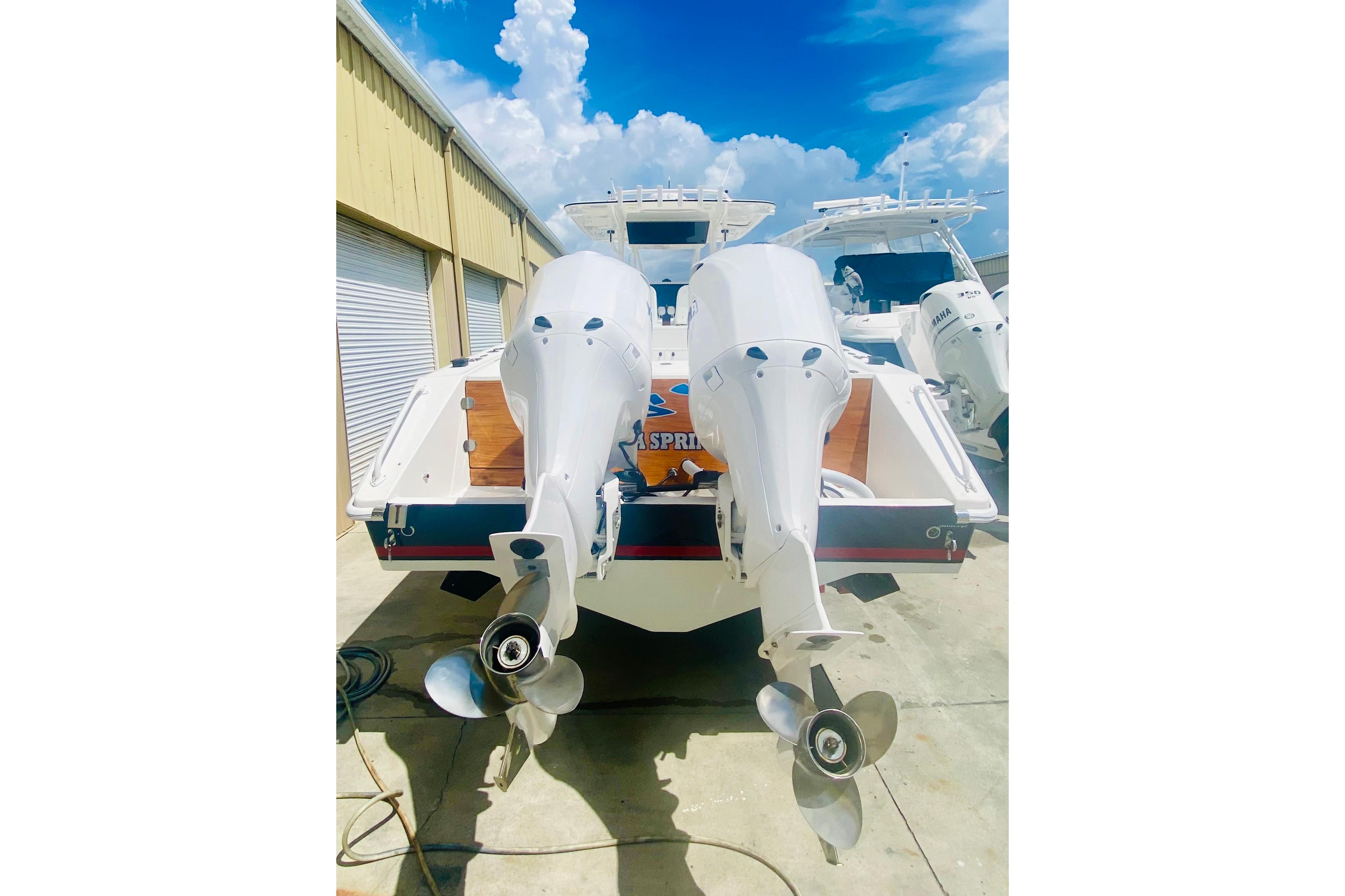 2005 Venture 39 Open boat with dual outboard motors