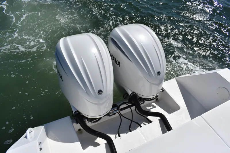  Yacht Photos Pics Twin Yamaha outboard engines on a 2008 Regulator 32 Forward Seating boat.