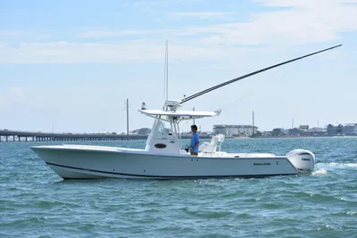 Regulator 32 Forward Seating