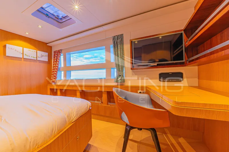 4ever Yacht Photos Pics Luxurious cabin interior of 2022 JFA Yachts LONG ISLAND 78 POWER with modern amenities.