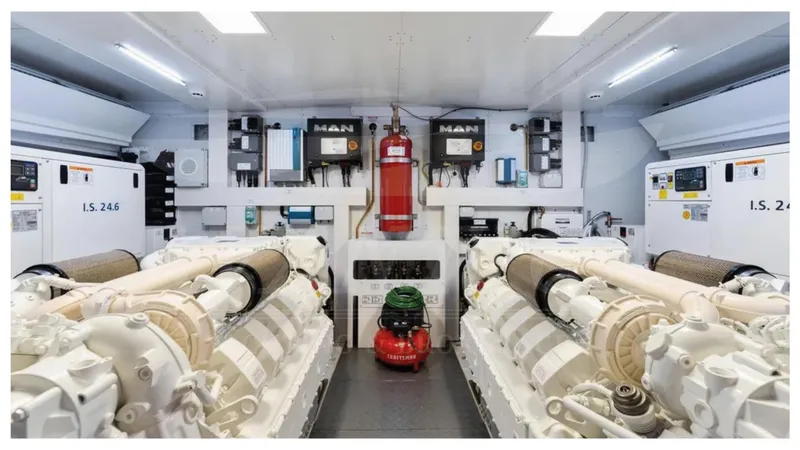  Yacht Photos Pics Ferretti 780