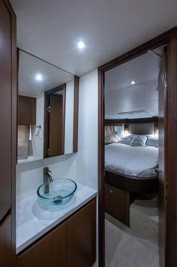  Yacht Photos Pics 2017 Sea Ray Sundancer 400 interior with modern bathroom and cozy bedroom.