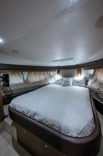  Yacht Photos Pics 2017 Sea Ray Sundancer 400 cabin interior with bed and ambient lighting.