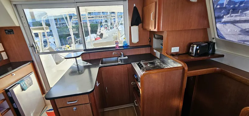 Happy Place Yacht Photos Pics 