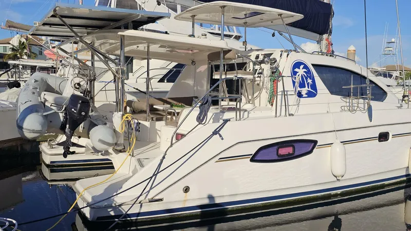 Happy Place Yacht Photos Pics 