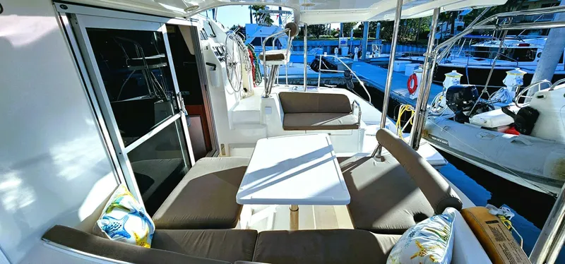 Happy Place Yacht Photos Pics 