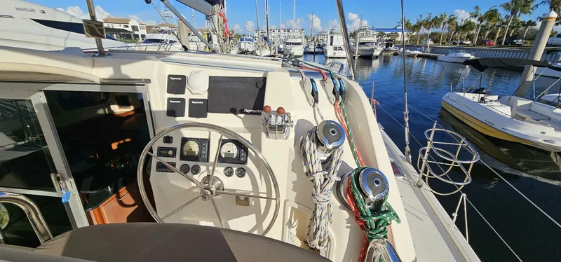 Happy Place Yacht Photos Pics 