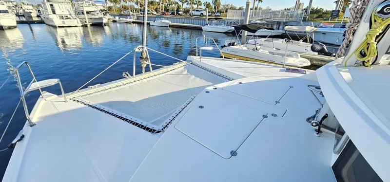 Happy Place Yacht Photos Pics 