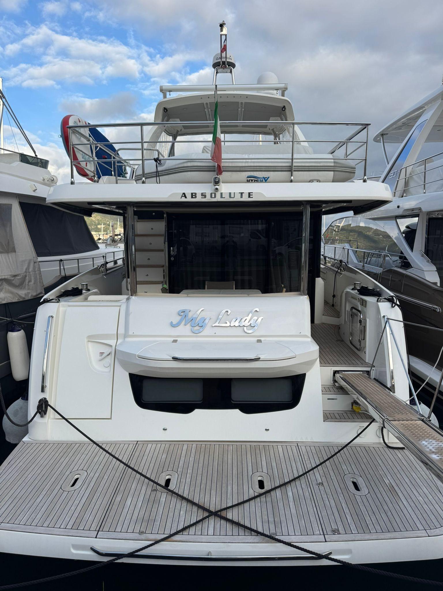 2017 Absolute 52 Navetta