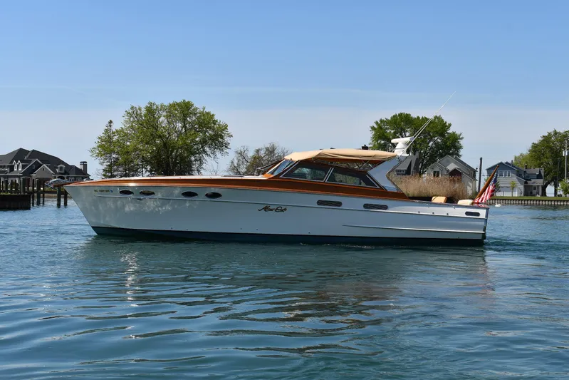 Abbracci Yacht Photos Pics 