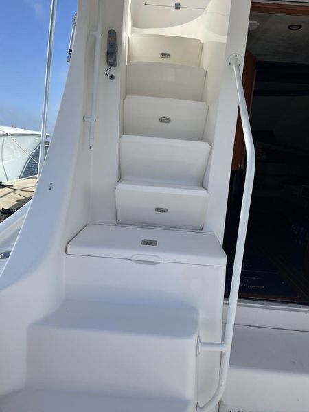 2003 Luhrs 44 Convertible