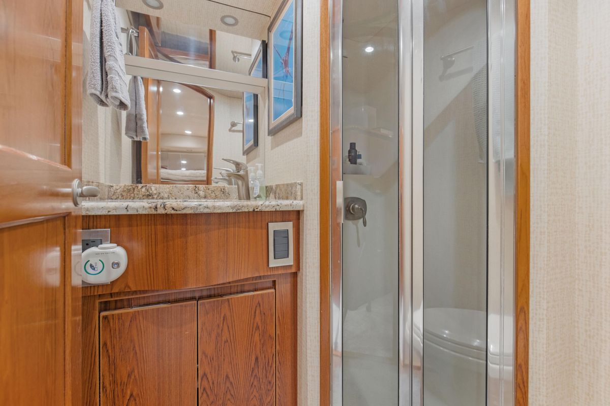 2015 Viking 70 