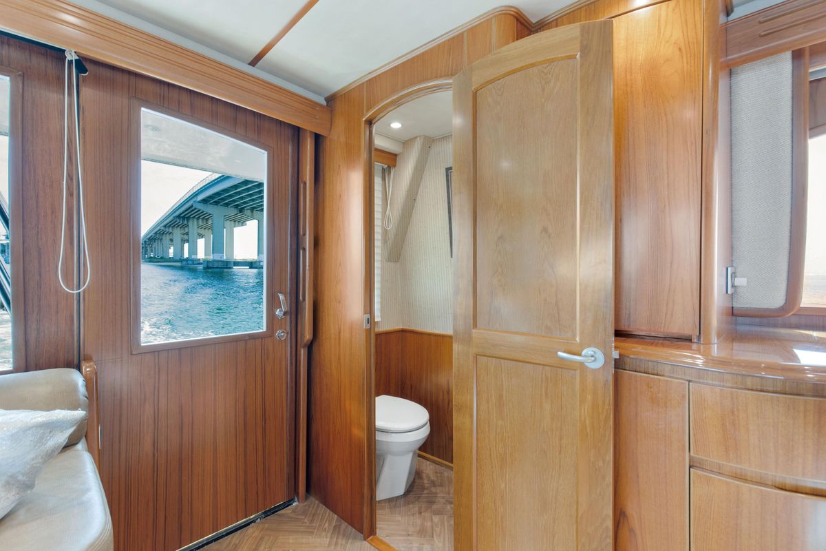 2015 Viking 70 