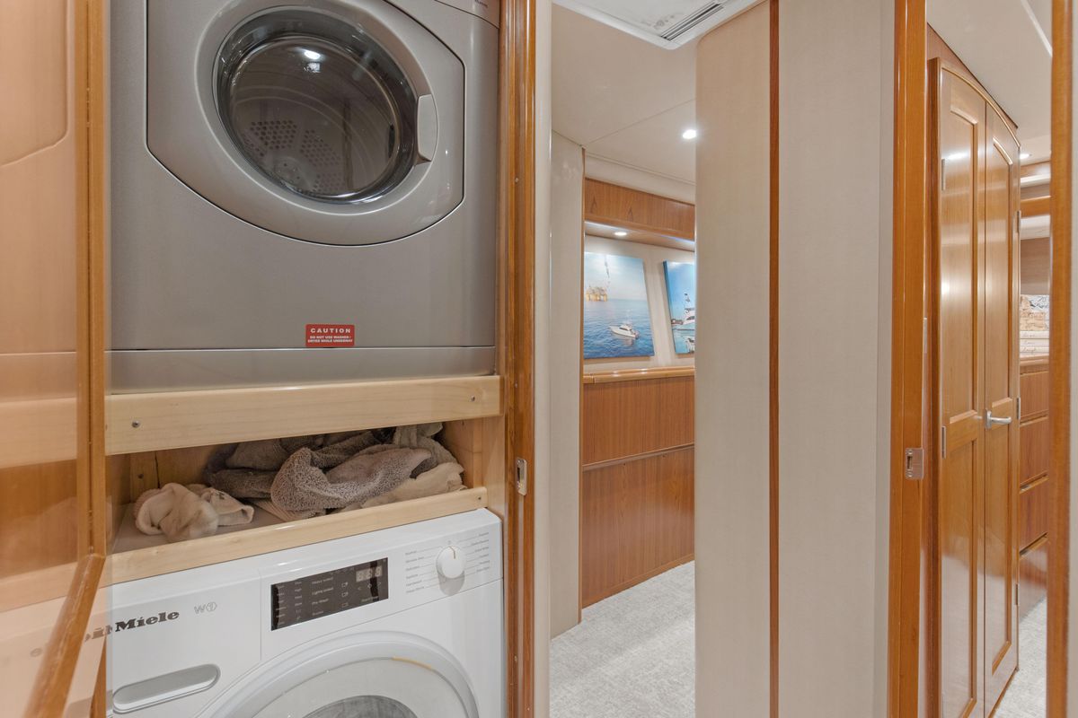 2015 Viking 70 