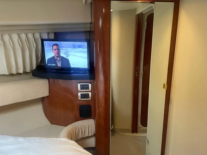  Yacht Photos Pics Interior of 2003 Sea Ray 380 Sundancer with TV and mirror.