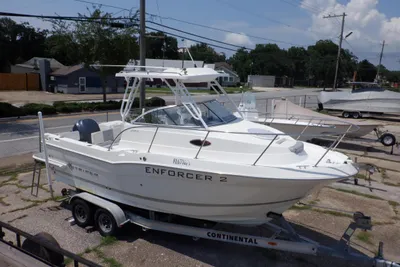 Seaswirl Striper 220 Walkaround
