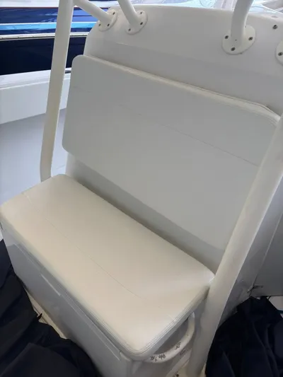 Gabrielle Yacht Photos Pics Jupiter 31 CC FWD seating, white, 2006 model.