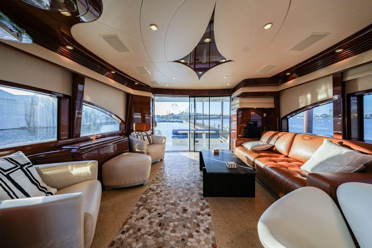 2006 Marquis 64 