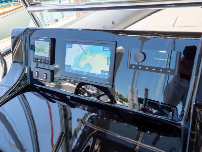  Yacht Photos Pics Control panel of 2023 Sea Water PHANTOM 280 boat with navigation screens.