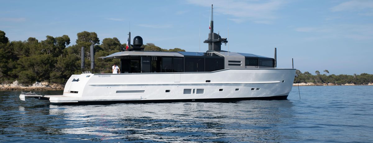 2015 Arcadia Yachts 85 