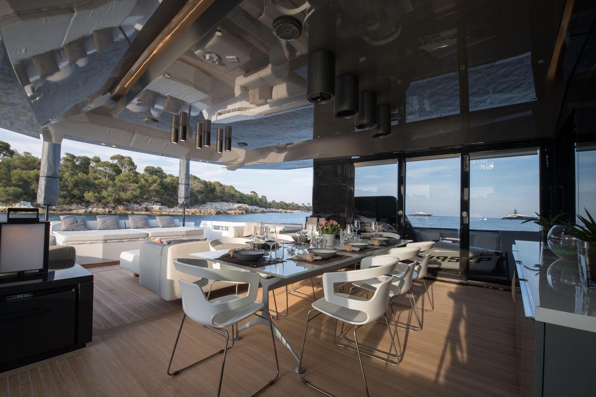 2015 Arcadia Yachts 85 