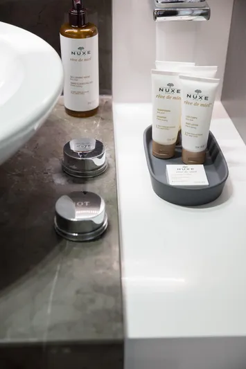 Marcello Yacht Photos Pics Luxury bathroom amenities on Arcadia Yachts Arcadia 85, 2015 model.