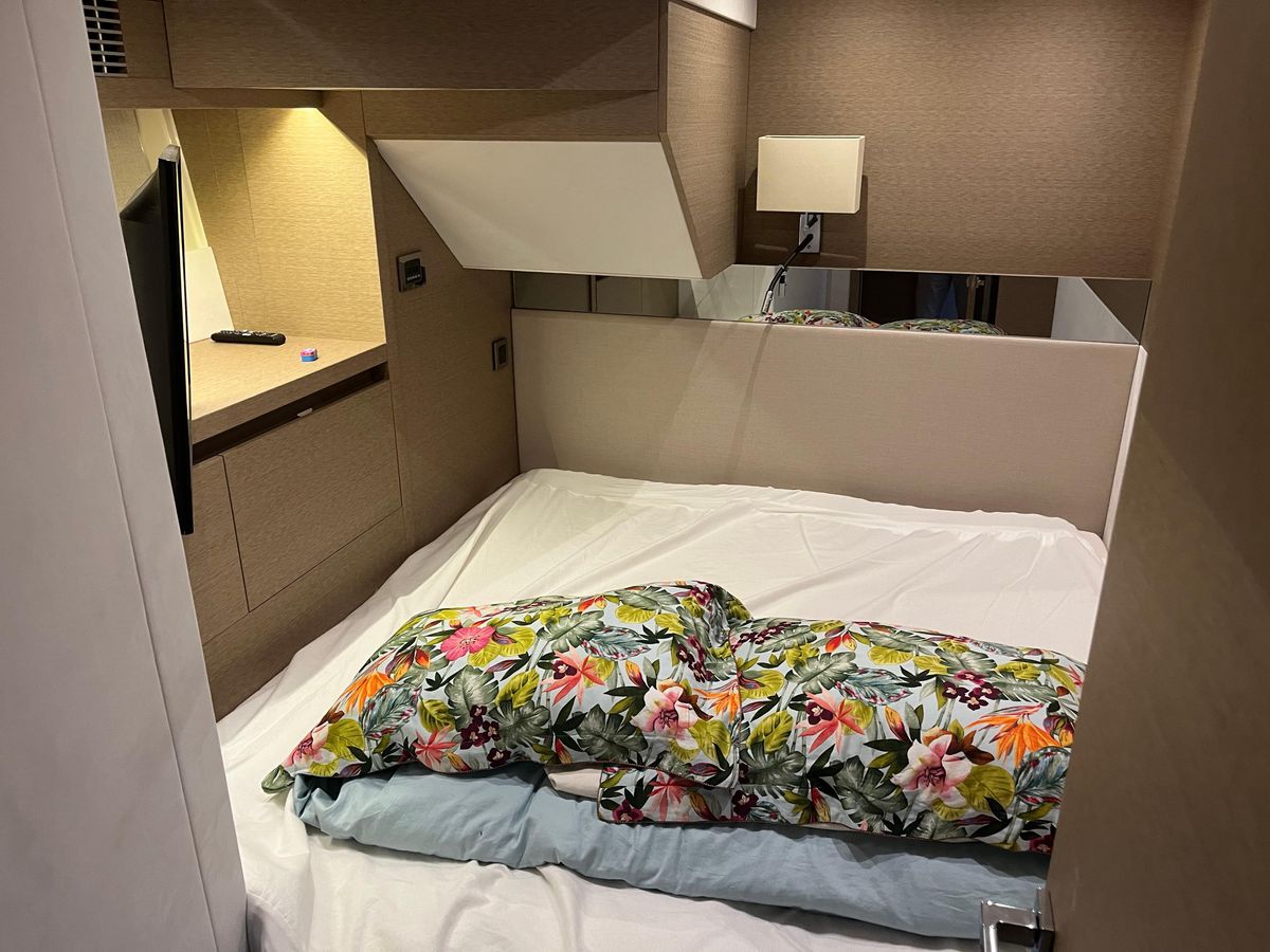 2017 Prestige 70 