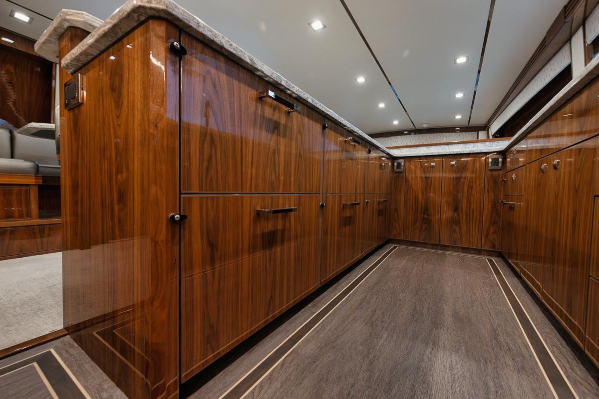 2019 Viking 80 